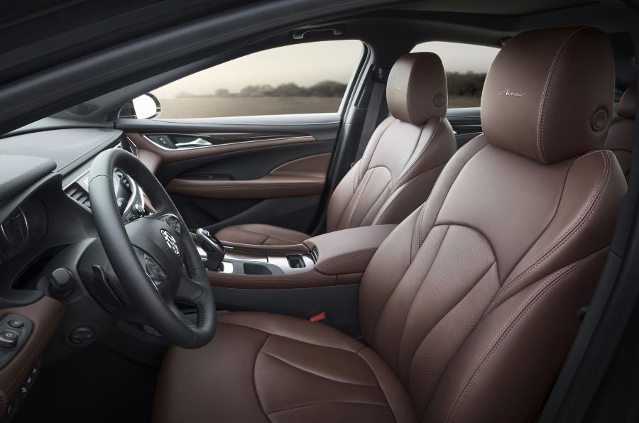 Интерьер Buick LaCrosse Avenir 2017 года  (NA) (фото 10 из 11)